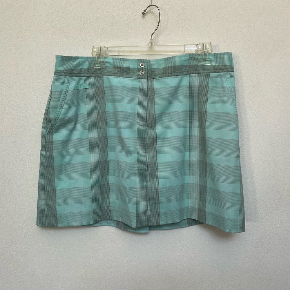 Izod XFG Cool FX Mint, Grey Plaid Golf Skort Size 12 Outdoor Activity Preppy